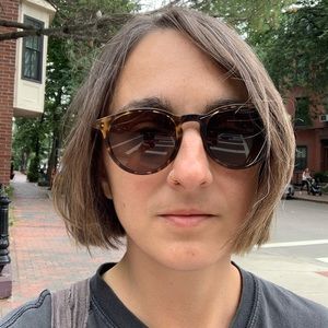 Meet your Posher, Stacy